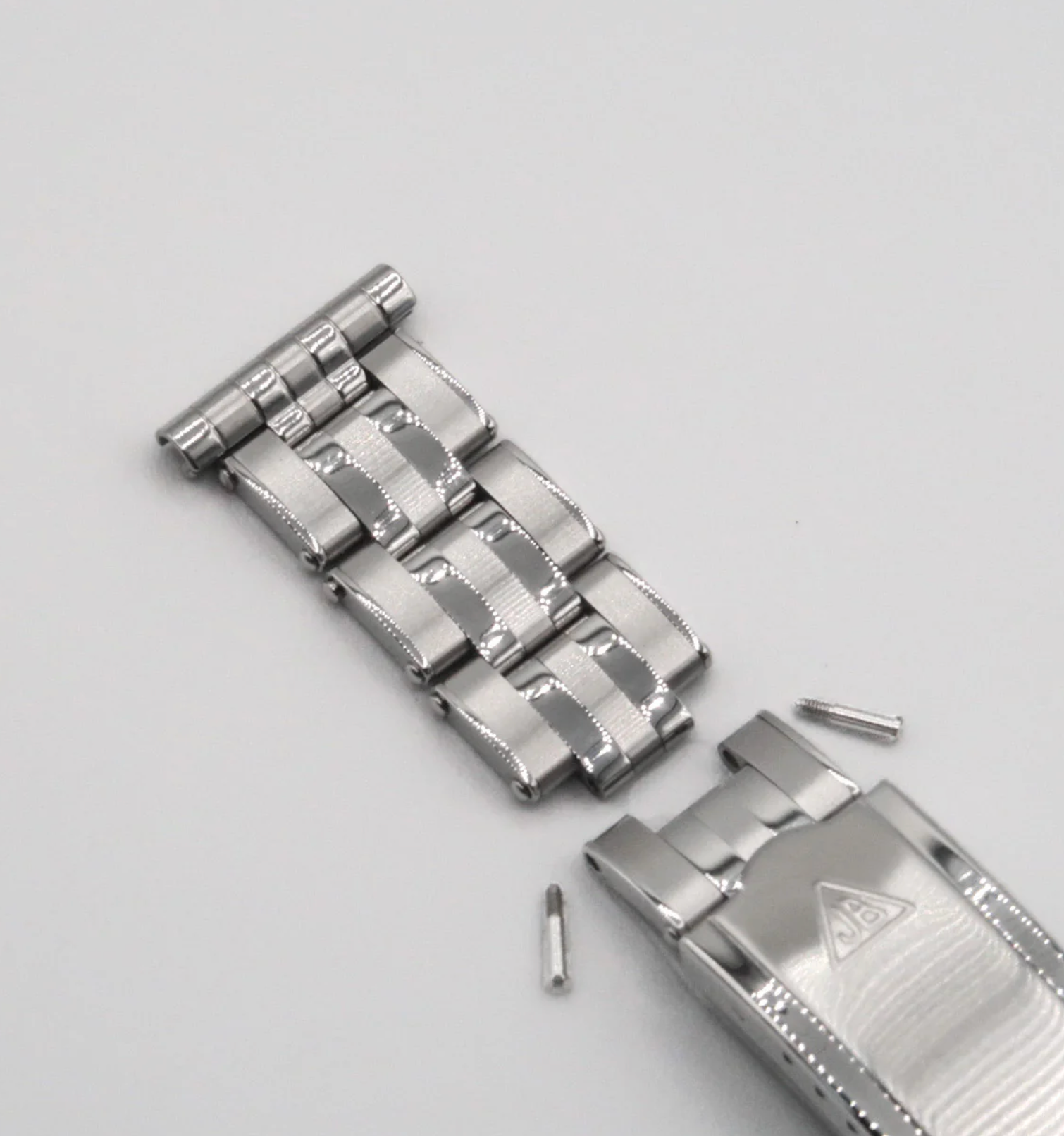 The Forstner 5-Link Rivet Bracelet