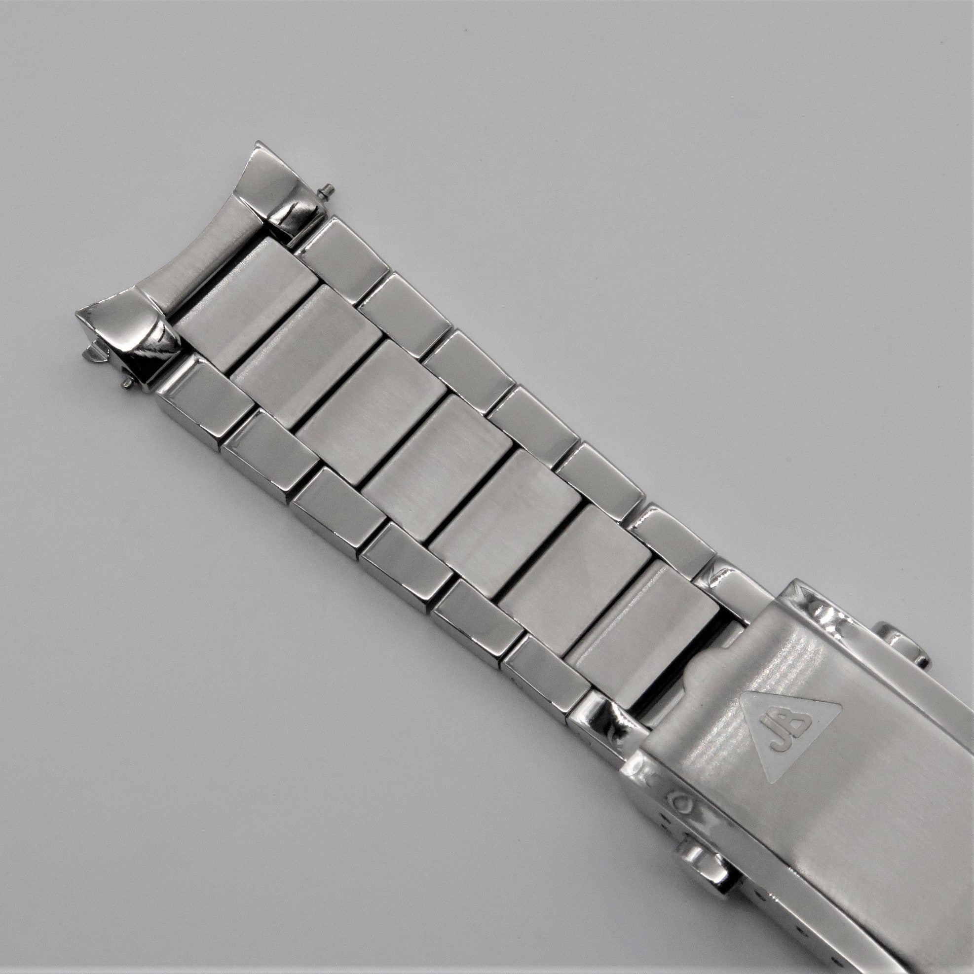 Forstner Contemporary Flat Link Bracelet for post-2018 Omega Seamaster - Forstner Bands UK